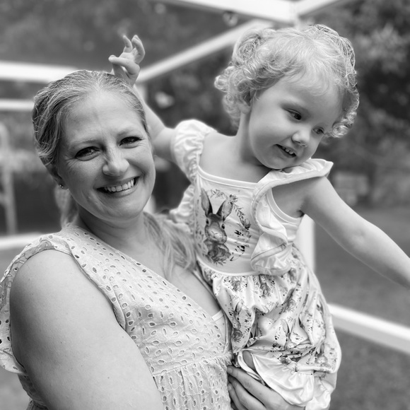 Meet your Posher, Lara - Picture 4 of 4